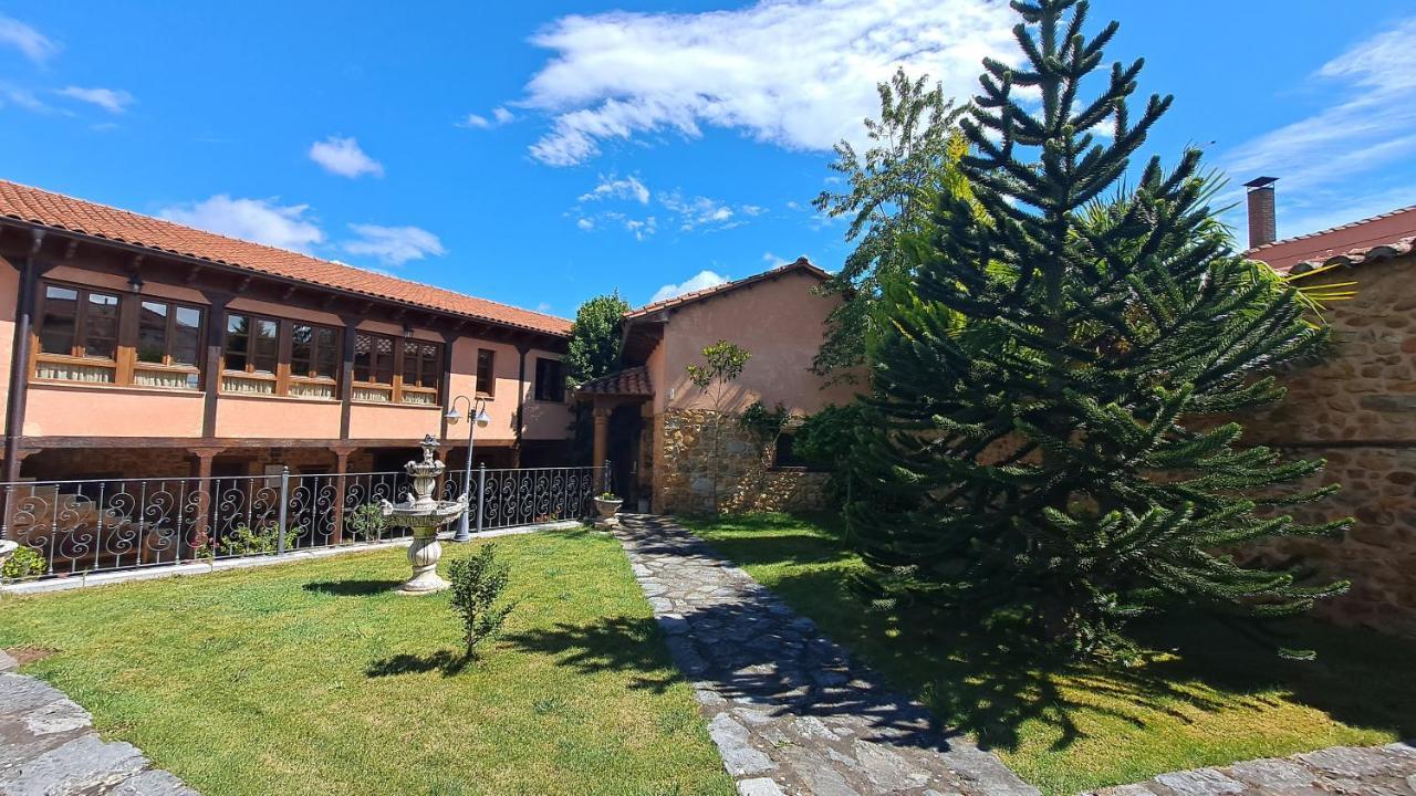 Palacio Del Conde De Rebolledo Villaviciosa de la Ribera Exteriér fotografie